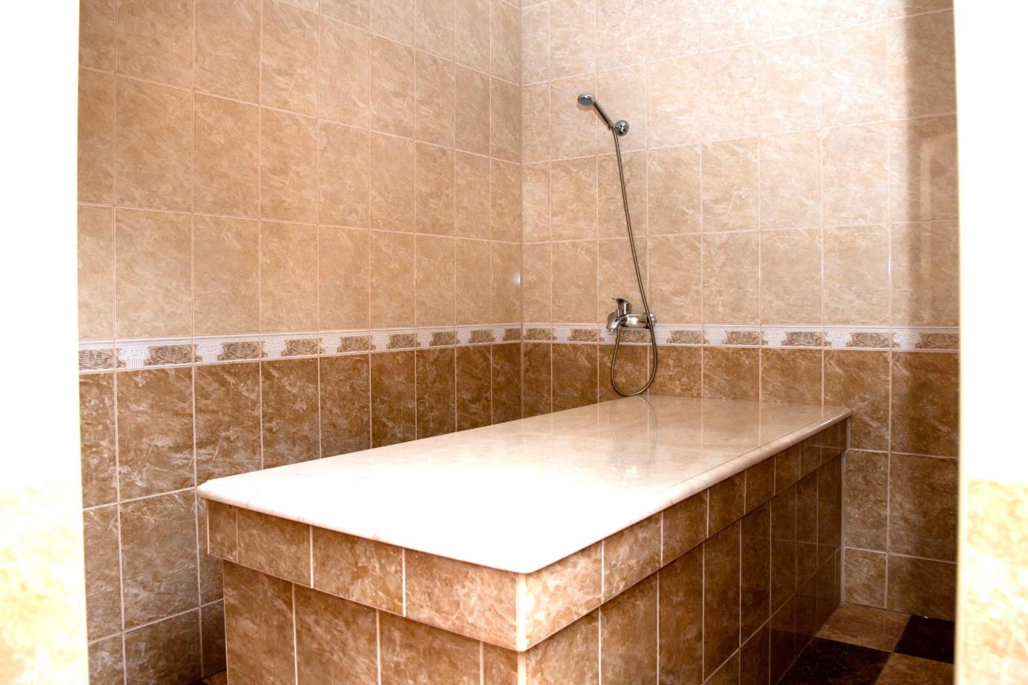 Hotel Вілія Lomacineţi Esterno foto
